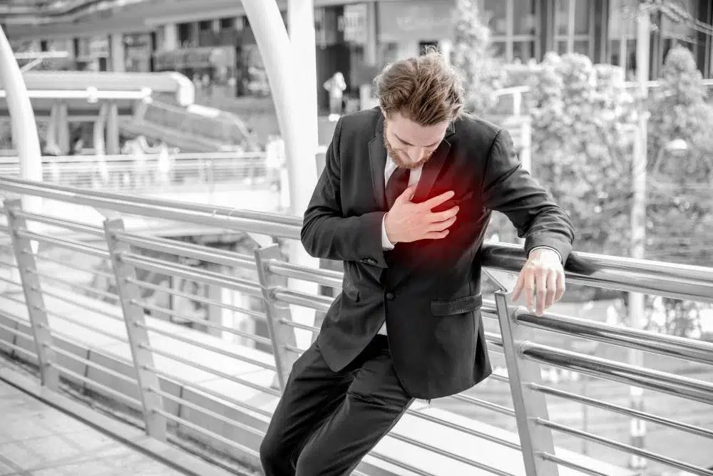 تصویر از علائم حمله قلبی و سوزش سر دل